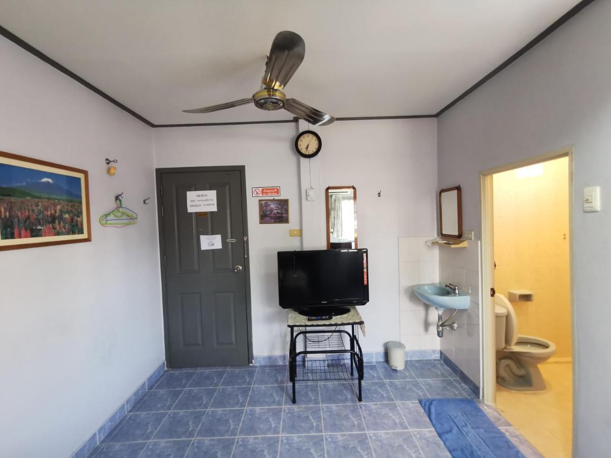 Samiya Guesthouse Bangsaen Exterior foto